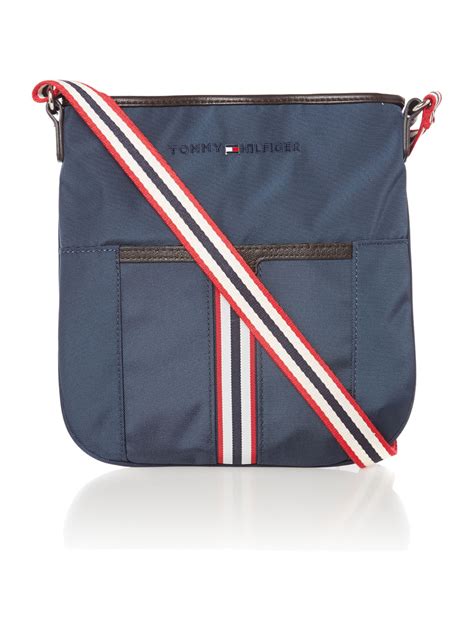 tommy hilfiger bolsas tote|tommy hilfiger cross body purse.